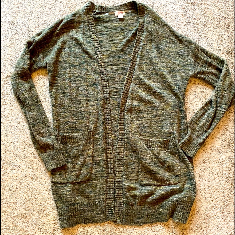 Soft and cozy green pocketed cardigan